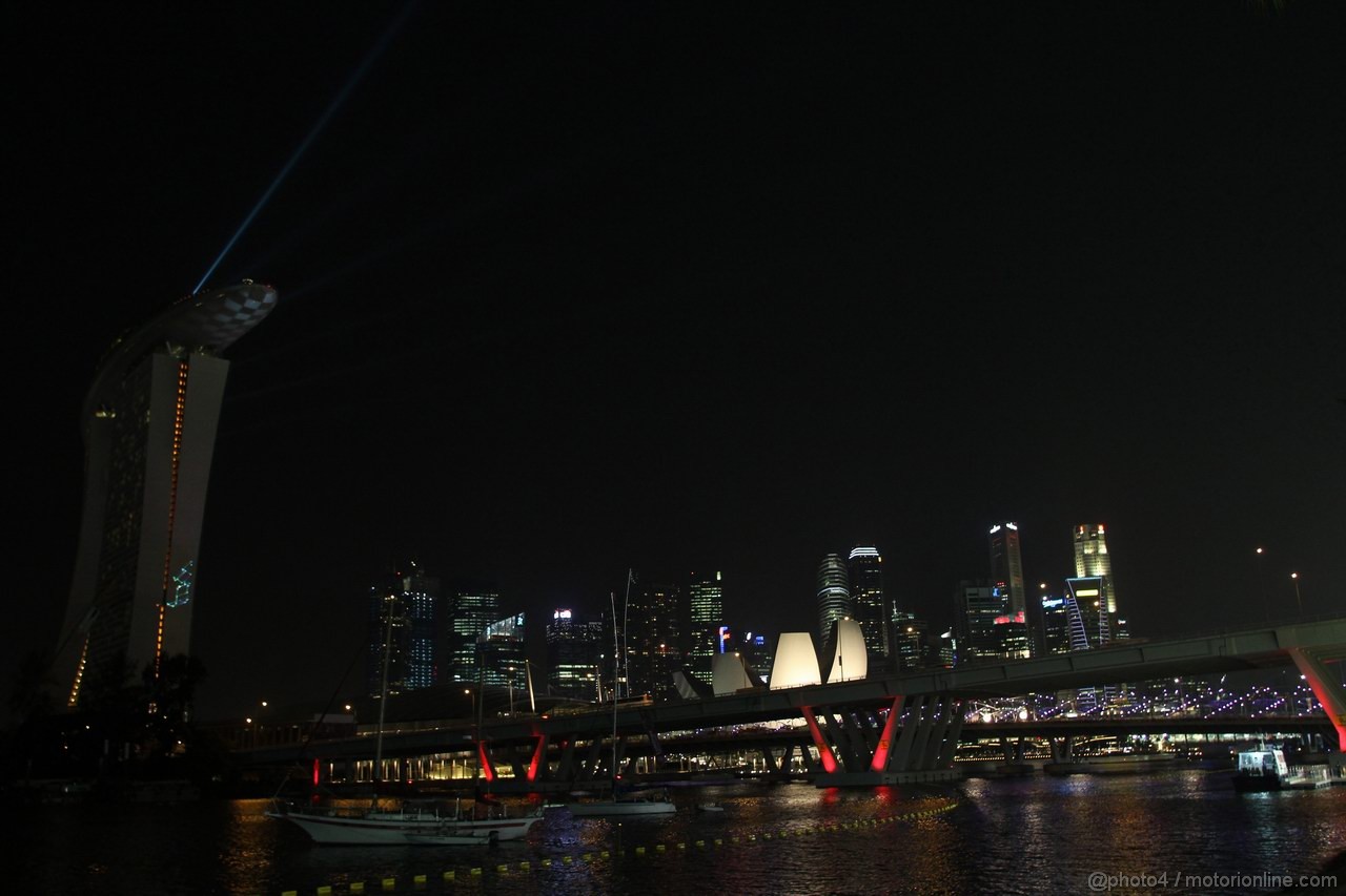 GP SINGAPORE, 23.09.2011- Prove Libere 2, Venerdi', Night view of Singapore