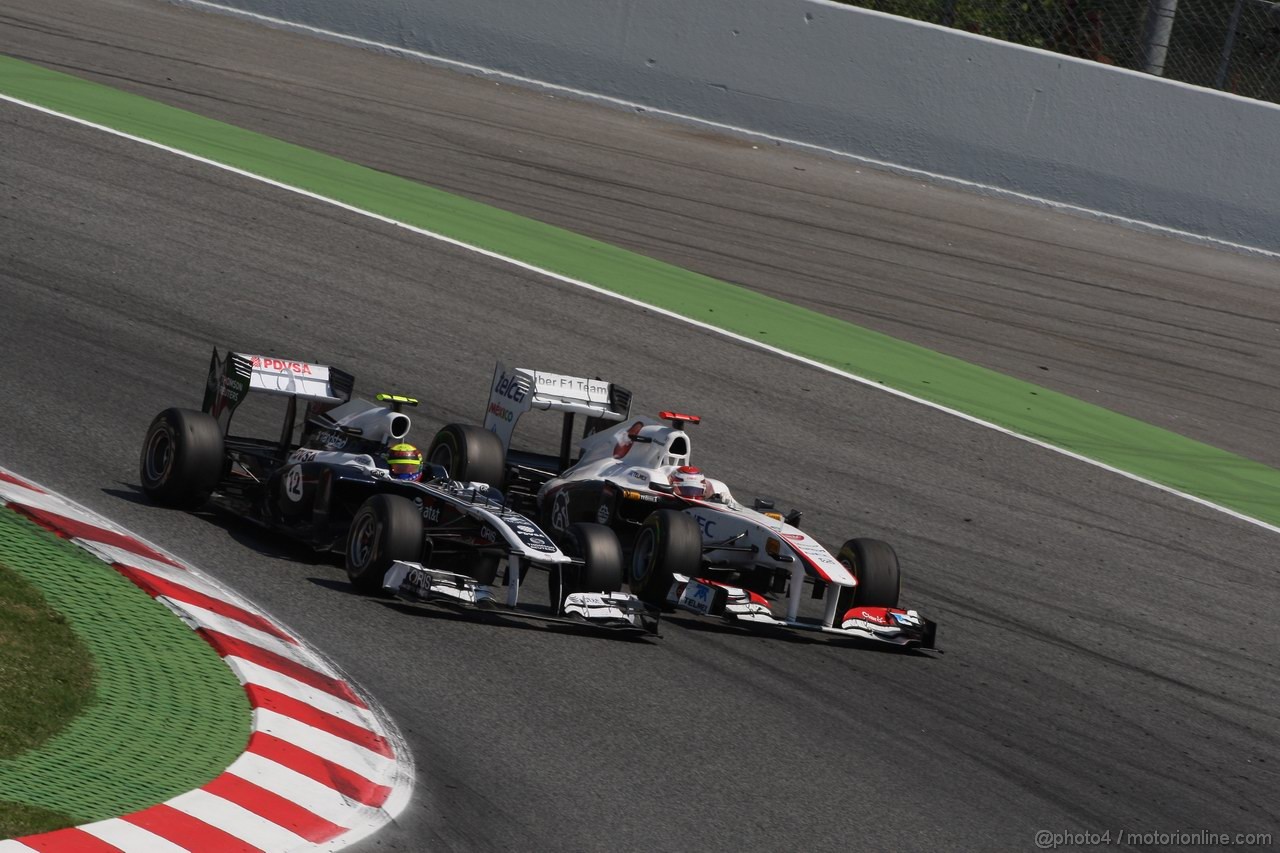 GP SPAGNA, 22.05.2011- Gara, Pastor Maldonado (VEN), Williams FW33 e Kamui Kobayashi (JAP), Sauber F1 Team C30 