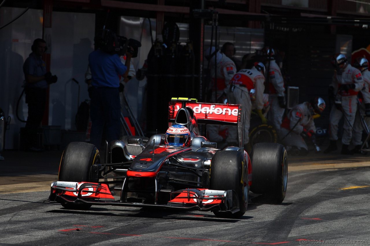 GP SPAGNA, 22.05.2011- Gara, Pit Stop, Jenson Button (GBR), McLaren Mercedes, MP4-26