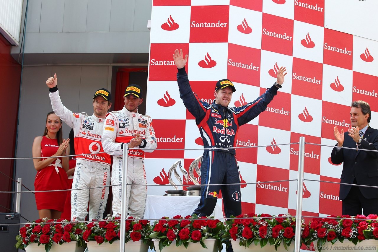 GP SPAGNA, 22.05.2011- Gara, Sebastian Vettel (GER), Red Bull Racing, RB7 vincitore, Lewis Hamilton (GBR), McLaren Mercedes, MP4-26 secondo e Jenson Button (GBR), McLaren Mercedes, MP4-26 terzo