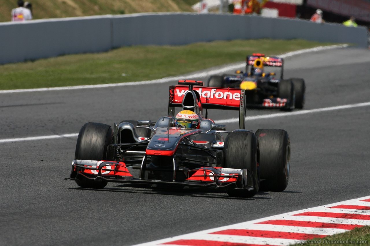 GP SPAGNA, 22.05.2011- Gara, Lewis Hamilton (GBR), McLaren  Mercedes, MP4-26 davanti a Sebastian Vettel (GER), Red Bull Racing, RB7 