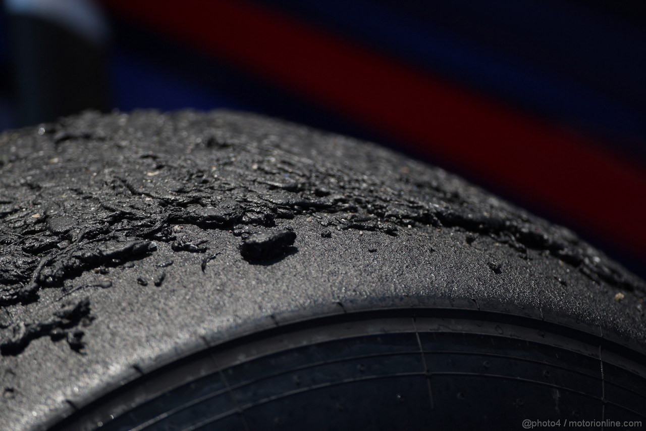 GP SPAGNA, 22.05.2011- Gara, Pirelli tyre after race