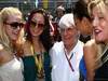 GP SPAGNA, 22.05.2011- Gara, Bernie Ecclestone (GBR), President e CEO of Formula One Management e girls