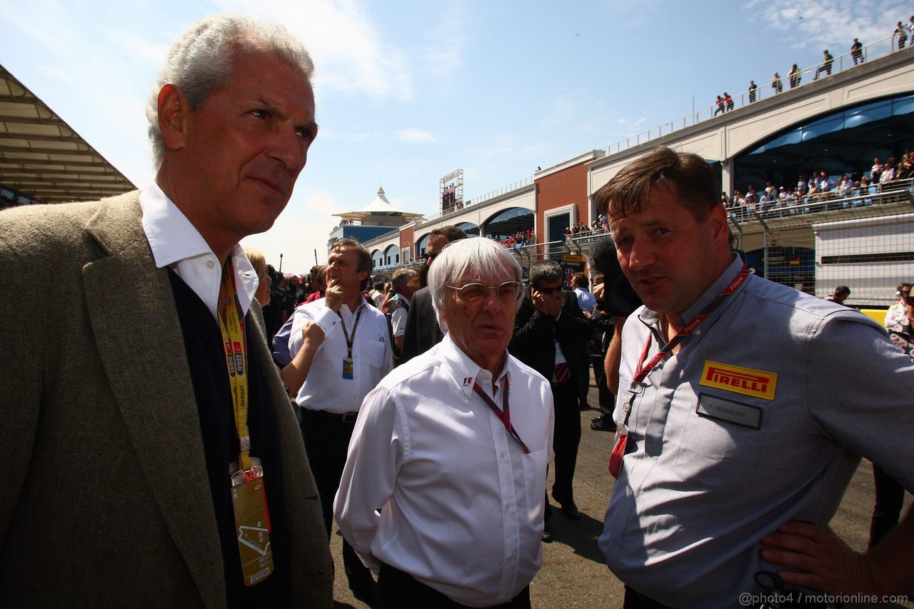 GP TURCHIA, 08.05.2011- Gara, Marco Tronchetti Provera (ITA), Pirelli's President, Bernie Ecclestone (GBR), President e CEO of Formula One Management  e Paul Hembery, Pirelli Motorspor Director 