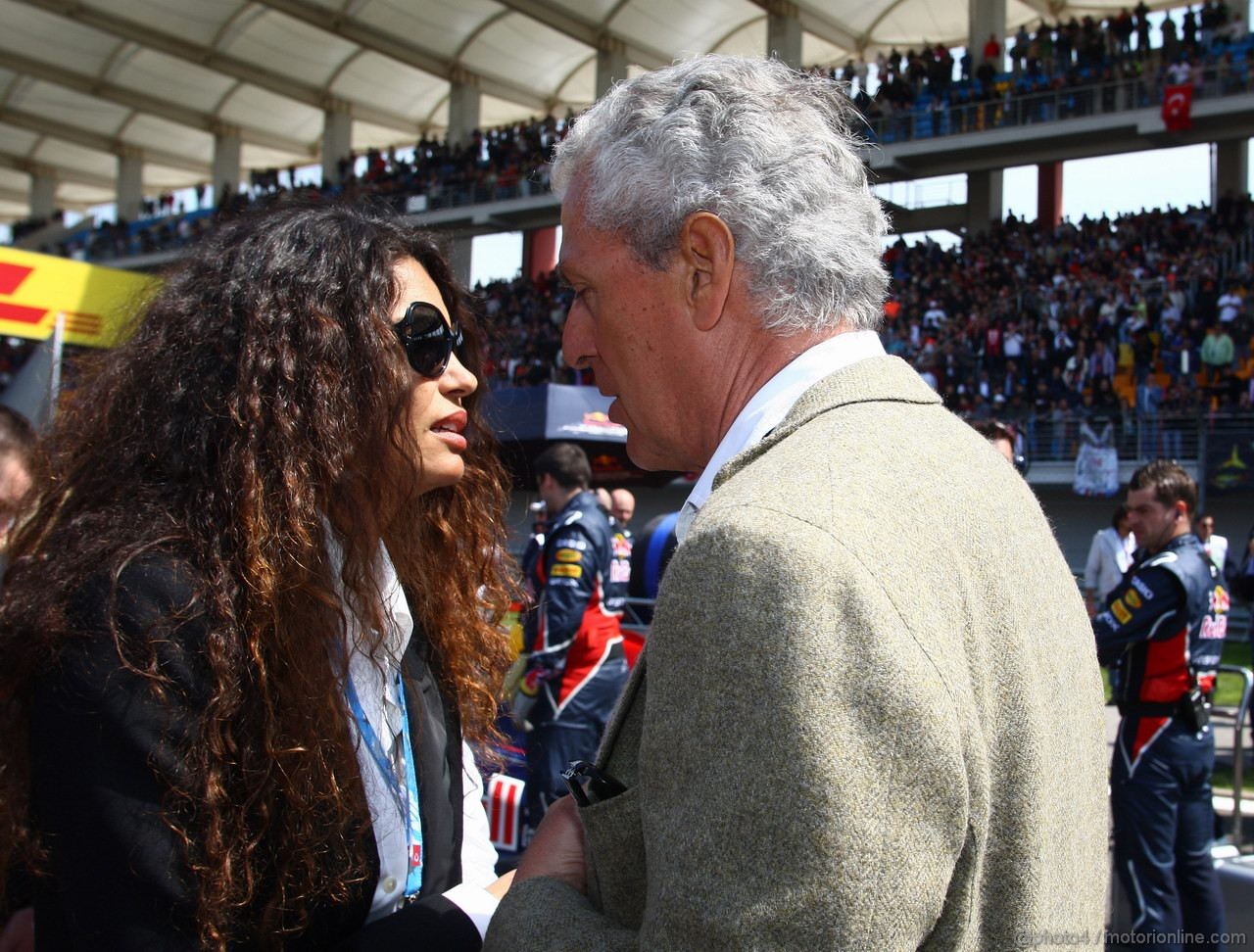 GP TURCHIA, 08.05.2011- Gara, Marco Tronchetti Provera (ITA), Pirelli's President e sua moglie Afef Jnifen