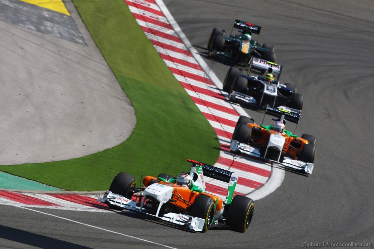 GP TURCHIA, 08.05.2011- Gara, Adrian Sutil (GER), Force India F1 Team, VJM04 davanti a Paul di Resta (GBR) Force India VJM04 