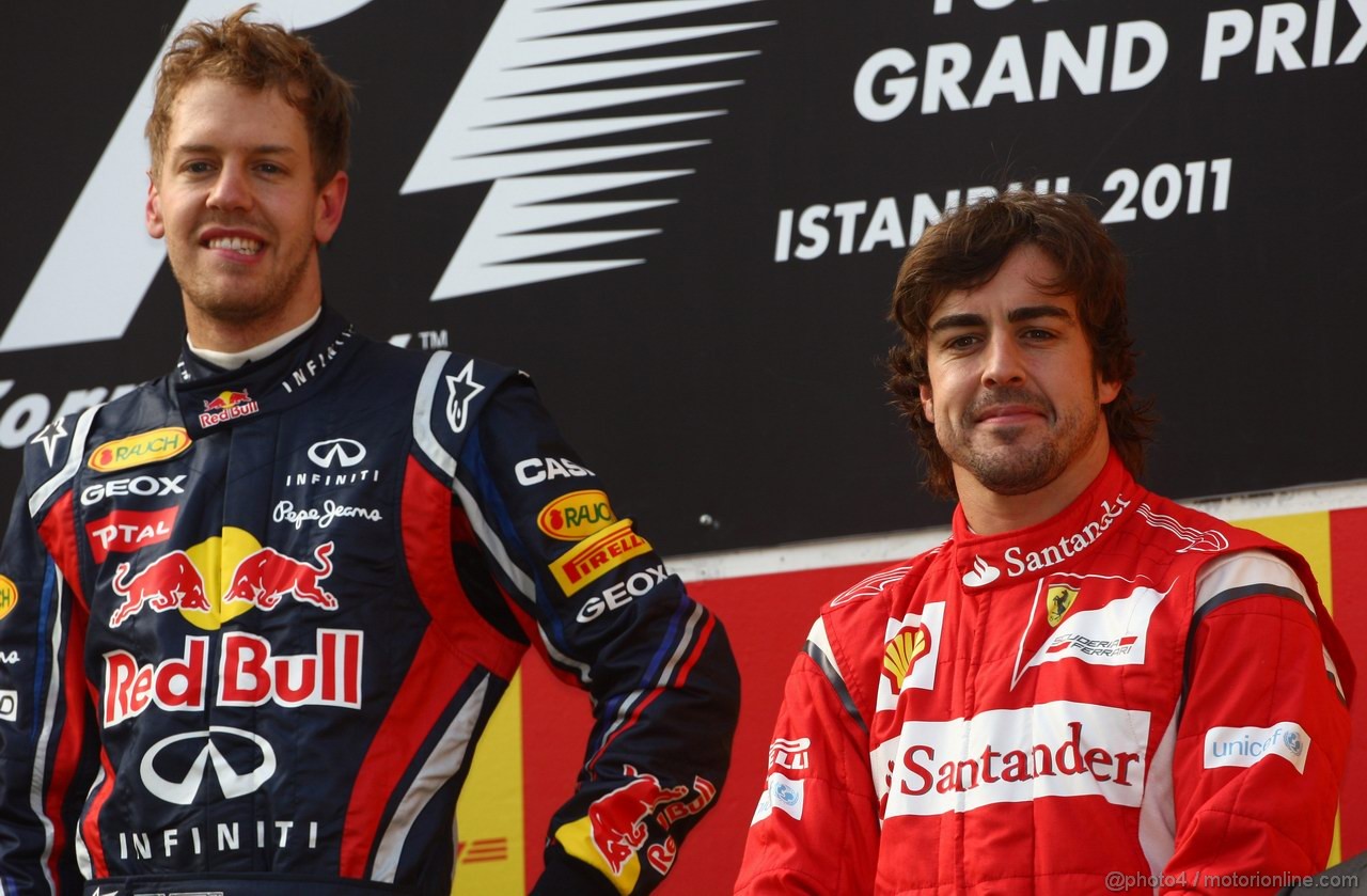 GP TURCHIA, 08.05.2011- Gara, Sebastian Vettel (GER), Red Bull Racing, RB7 vincitore e Fernando Alonso (ESP), Ferrari, F-150 Italia terzo 