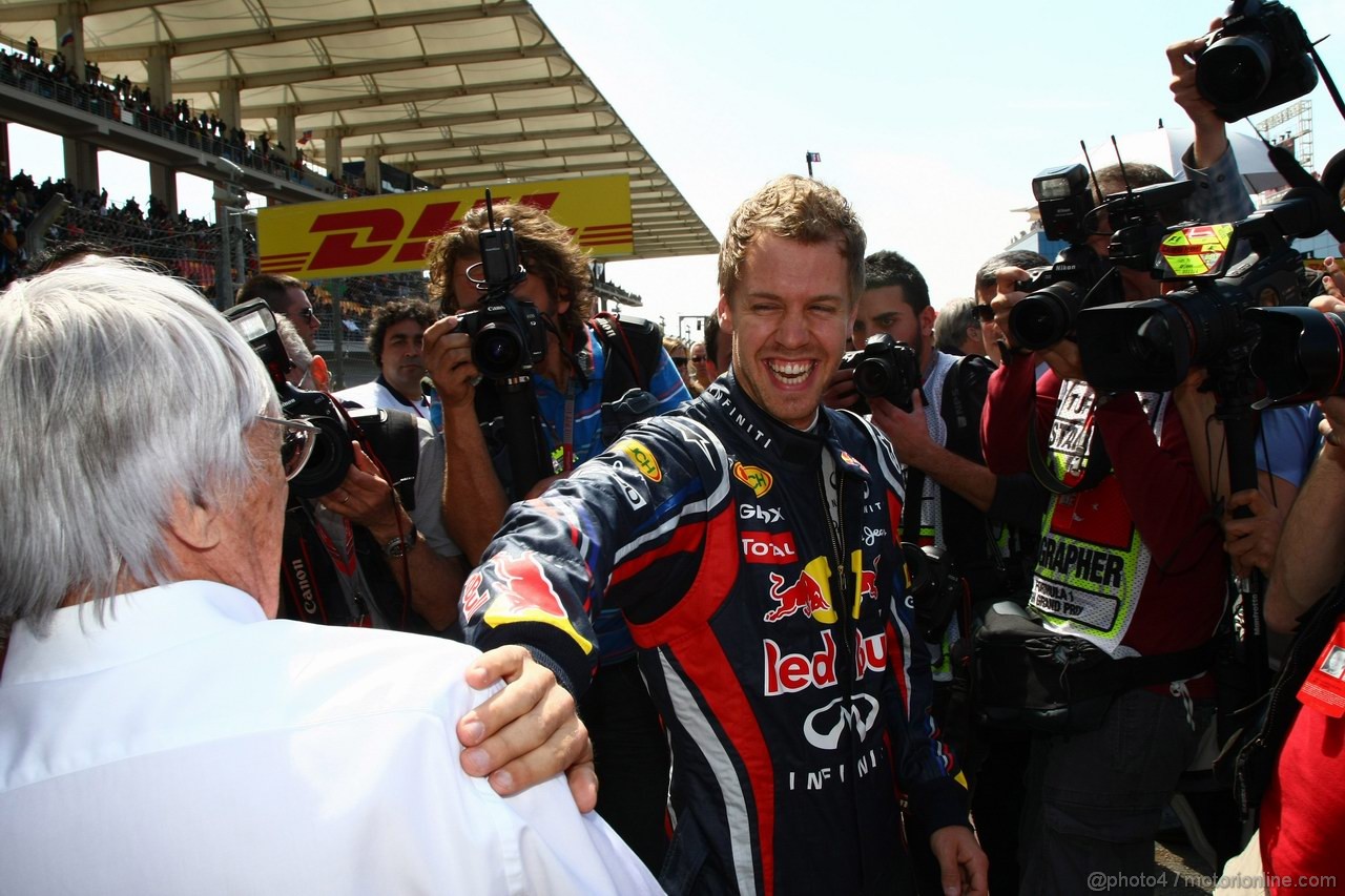 GP TURCHIA, 08.05.2011- Gara, Bernie Ecclestone (GBR), President e CEO of Formula One Management  e Sebastian Vettel (GER), Red Bull Racing, RB7 