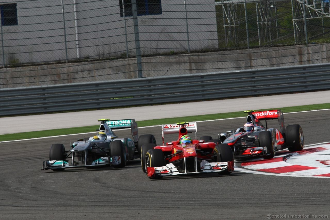 GP TURCHIA, 08.05.2011- Gara, Nico Rosberg (GER), Mercedes GP Petronas F1 Team, MGP W02, Felipe Massa (BRA), Ferrari, F-150 Italia e Jenson Button (GBR), McLaren  Mercedes, MP4-26 