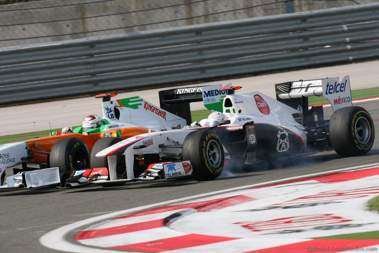 GP TURCHIA, 08.05.2011- Gara, Paul di Resta (GBR) Force India VJM04 e Kamui Kobayashi (JAP), Sauber F1 Team C30 