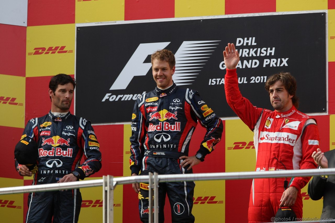 GP TURCHIA, 08.05.2011- Gara, Sebastian Vettel (GER), Red Bull Racing, RB7 vincitore, Mark Webber (AUS), Red Bull Racing, RB7 secondo e Fernando Alonso (ESP), Ferrari, F-150 Italia terzo 