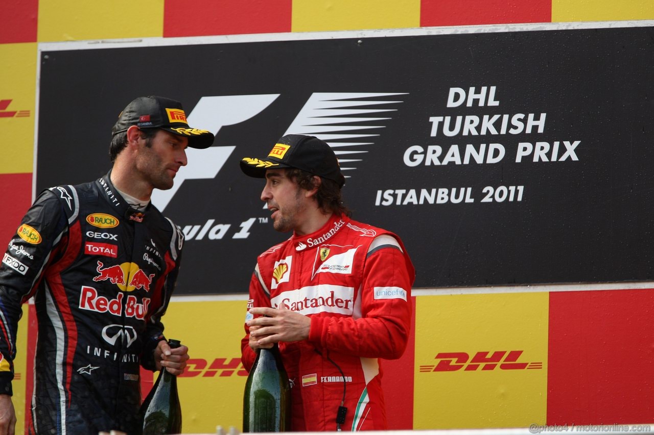 GP TURCHIA, 08.05.2011- Gara, Mark Webber (AUS), Red Bull Racing, RB7 secondo e Fernando Alonso (ESP), Ferrari, F-150 Italia terzo 