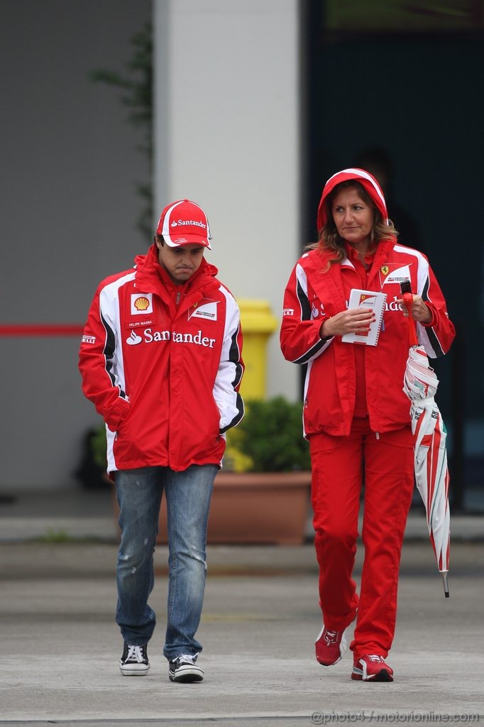 GP TURCHIA, 05.05.2011- Felipe Massa (BRA), Ferrari, F-150 Italia e Stefania Bocchi (ITA), Press Officer Ferrari  