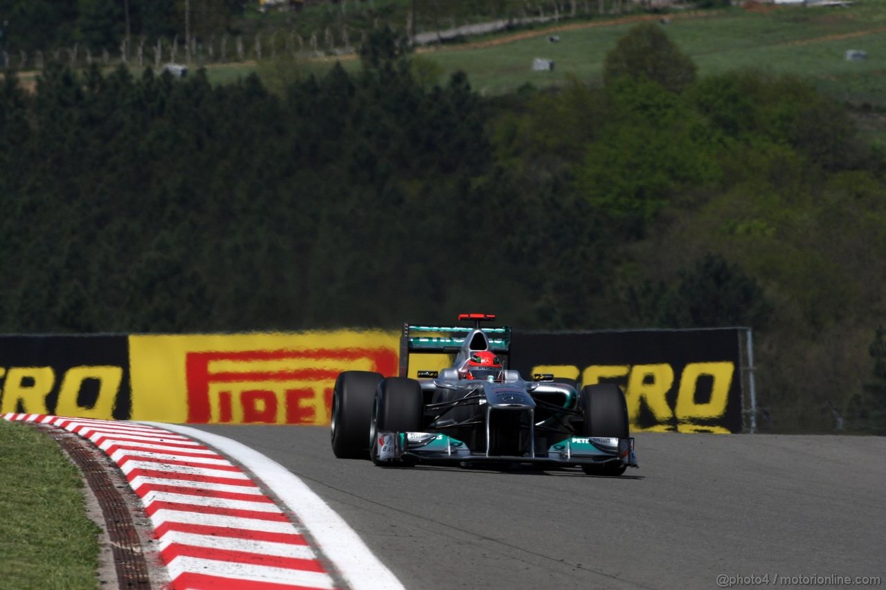 GP TURCHIA, 07.05.2011- Prove Libere 3, Sabato, Michael Schumacher (GER), Mercedes GP Petronas F1 Team, MGP W02 