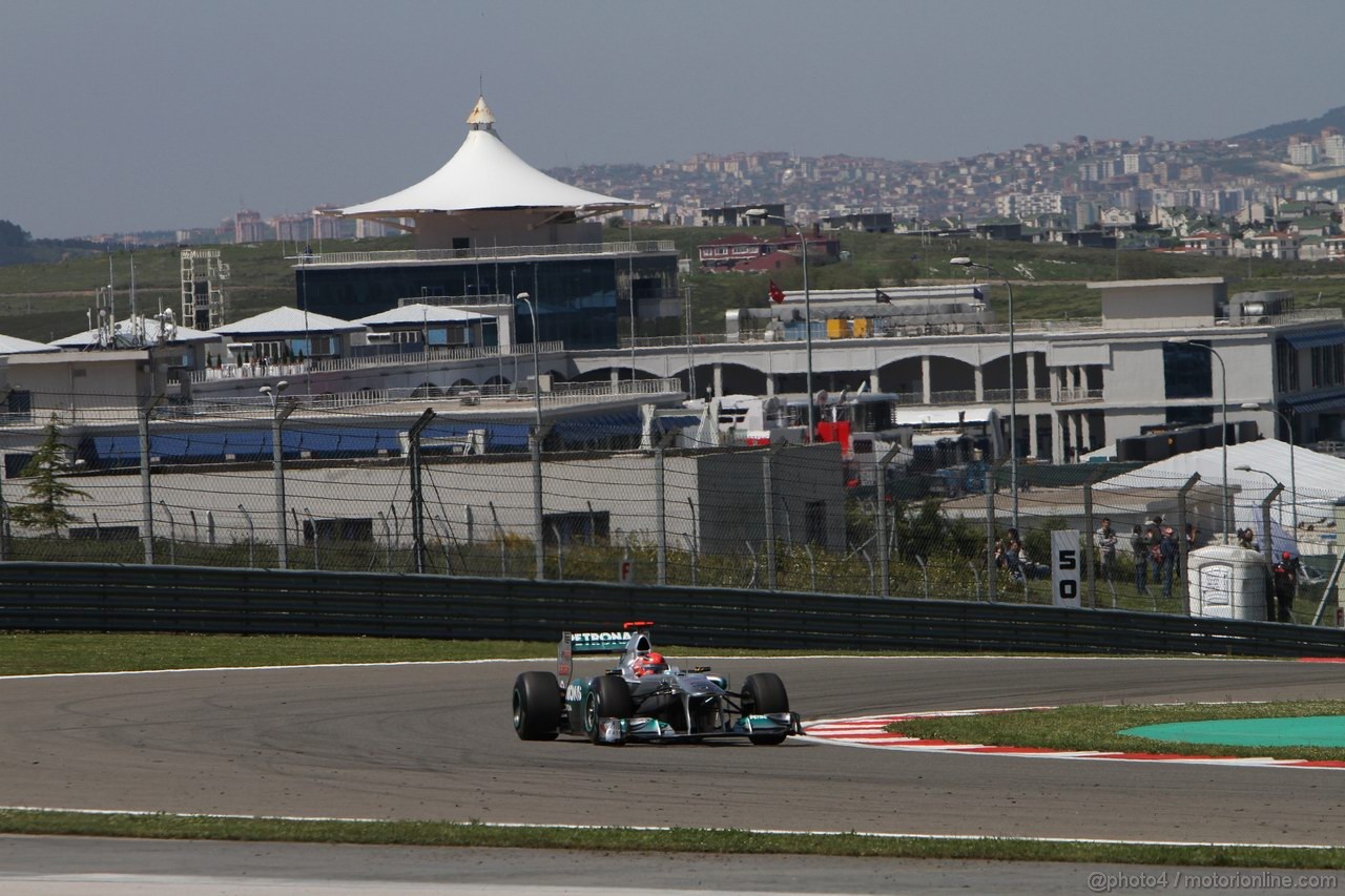 GP TURCHIA, 07.05.2011- Prove Libere 3, Sabato, Michael Schumacher (GER), Mercedes GP Petronas F1 Team, MGP W02 