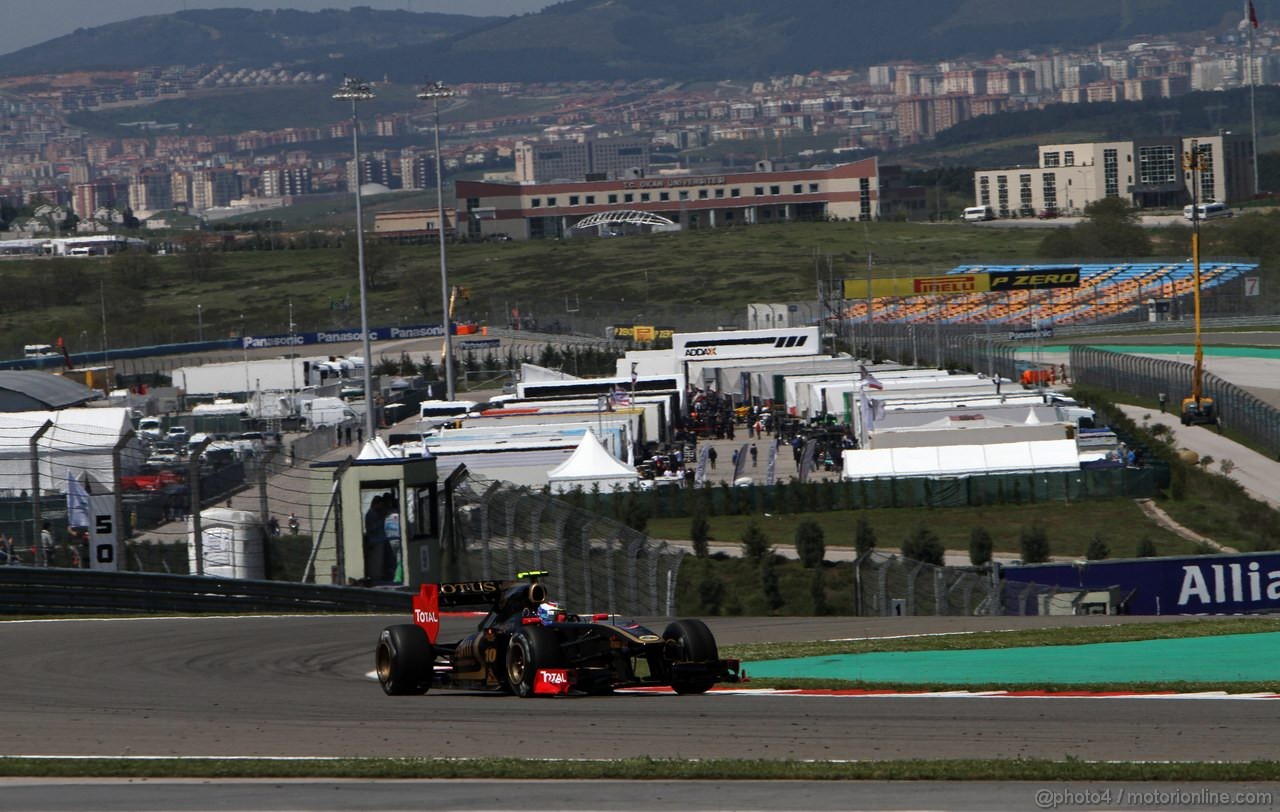 GP TURCHIA, 07.05.2011- Prove Libere 3, Sabato, Vitaly Petrov (RUS), Lotus Renault GP, R31 