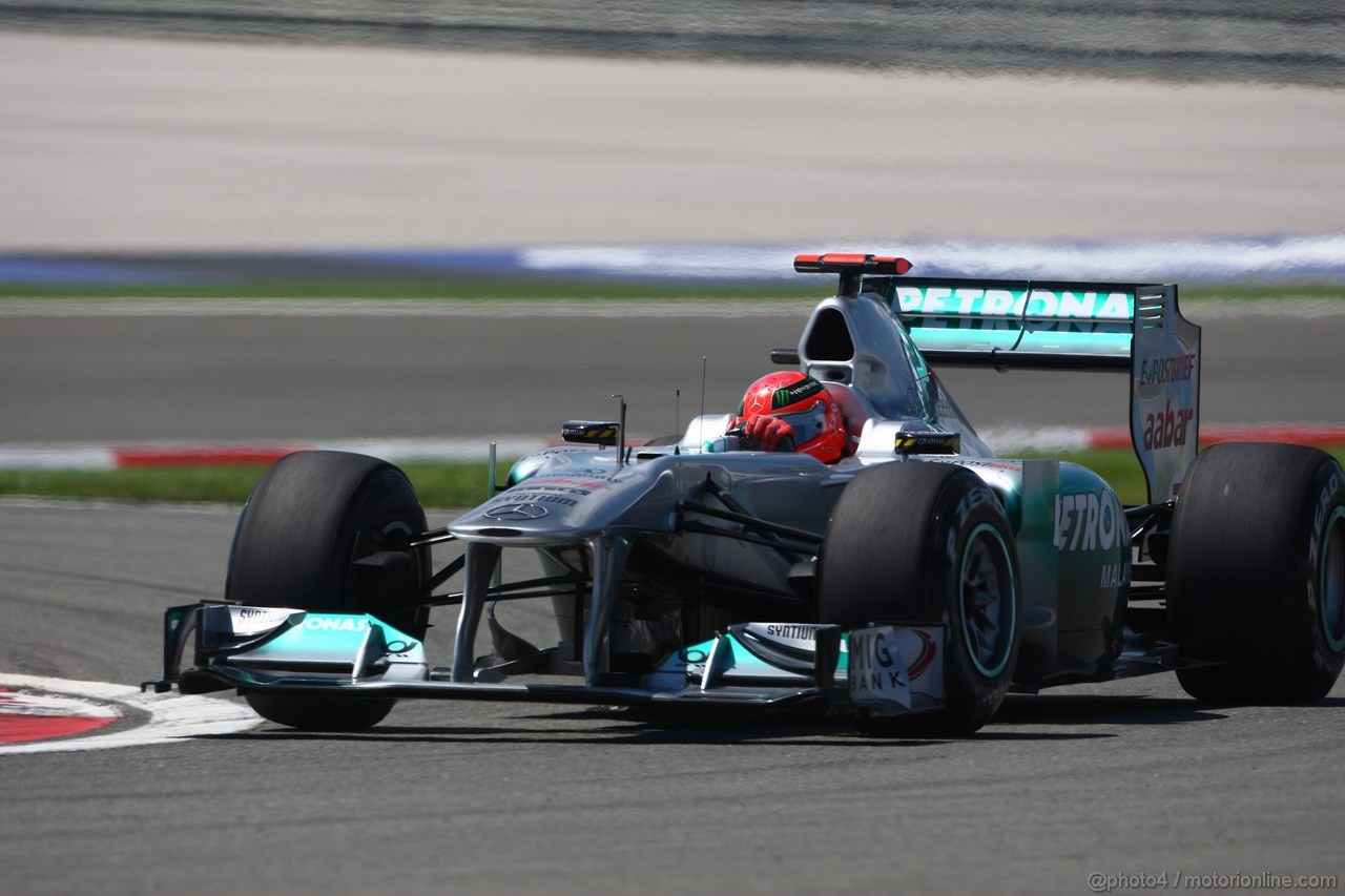 GP TURCHIA, 07.05.2011- Qualifiche, Michael Schumacher (GER), Mercedes GP Petronas F1 Team, MGP W02 