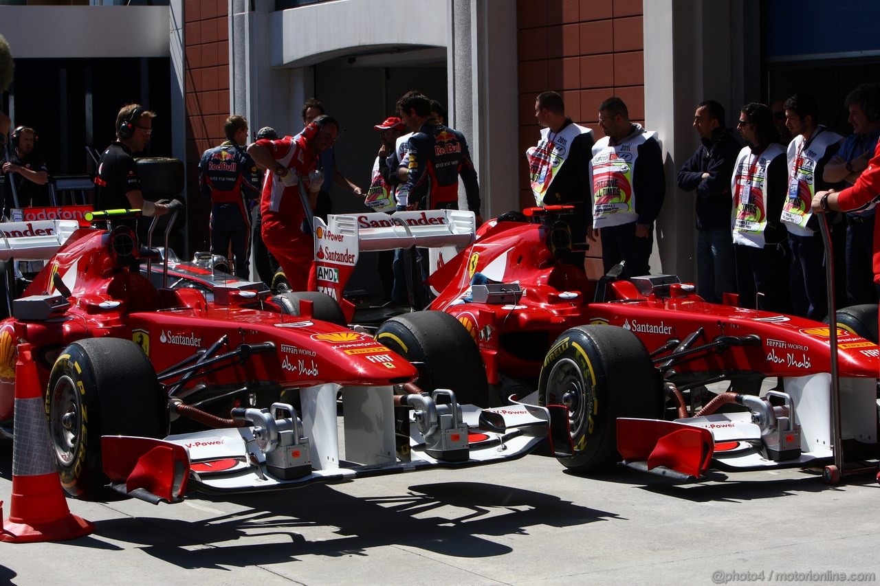 GP TURCHIA, 07.05.2011- Qualifiche, Felipe Massa (BRA), Ferrari, F-150 Italia e Fernando Alonso (ESP), Ferrari, F-150 Italia 
