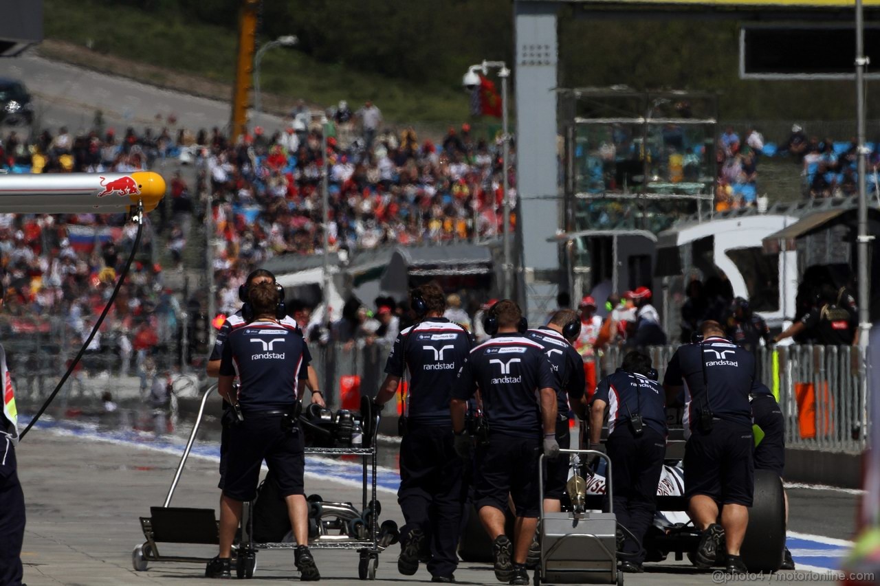 GP TURCHIA, 07.05.2011- Qualifiche, Mechanics Williams