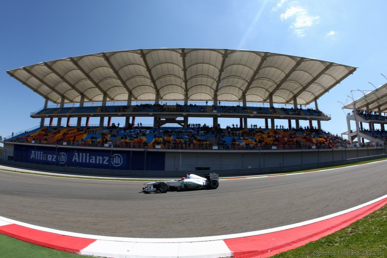 GP TURCHIA, 07.05.2011- Qualifiche, Michael Schumacher (GER), Mercedes GP Petronas F1 Team, MGP W02 