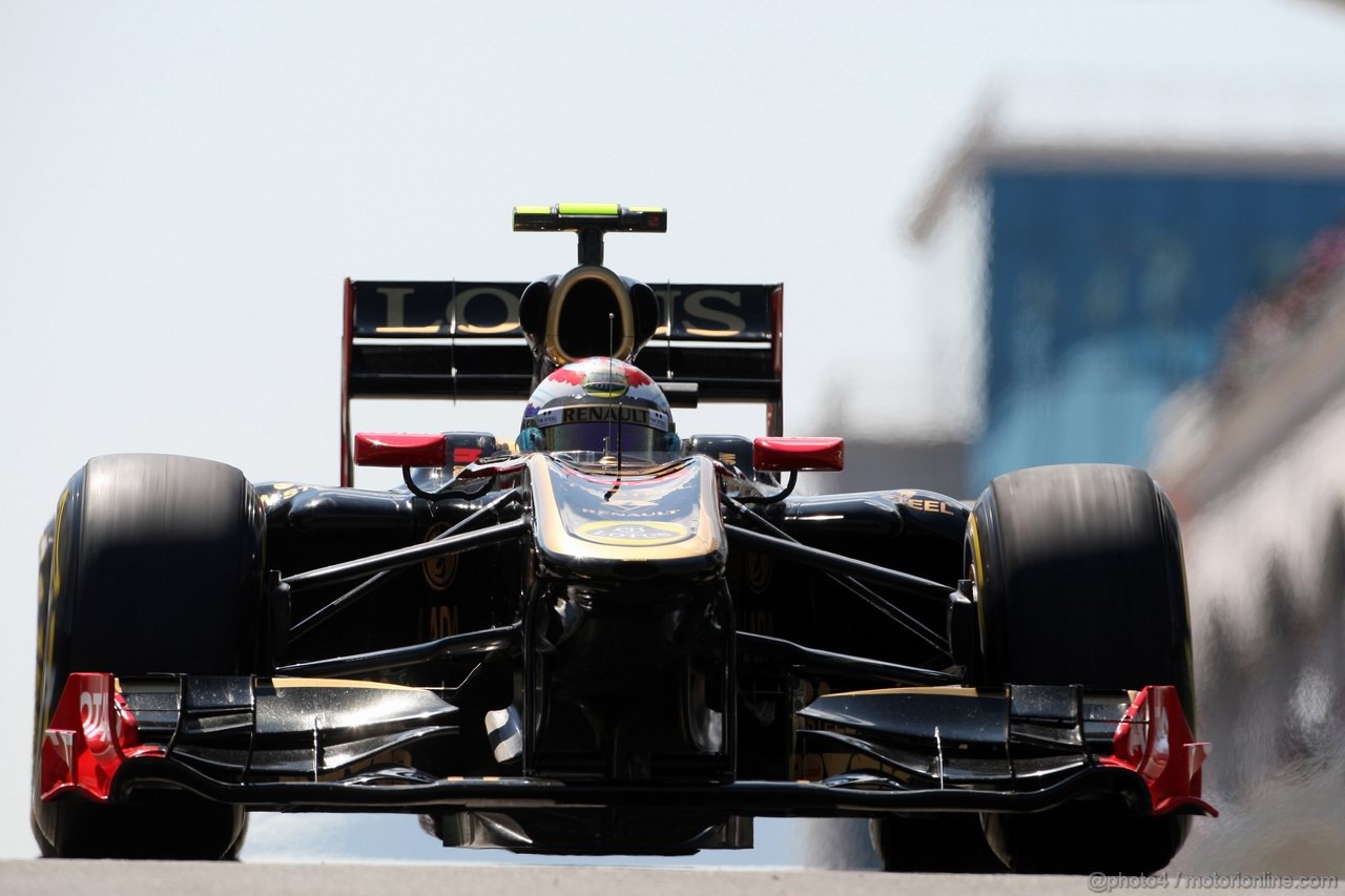 GP TURCHIA, 07.05.2011- Qualifiche, Vitaly Petrov (RUS), Lotus Renault GP, R31 