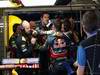 GP TURCHIA, 07.05.2011- Qualifiche, Mechanics celebrate pole position of Sebastian Vettel (GER), Red Bull Racing, RB7 