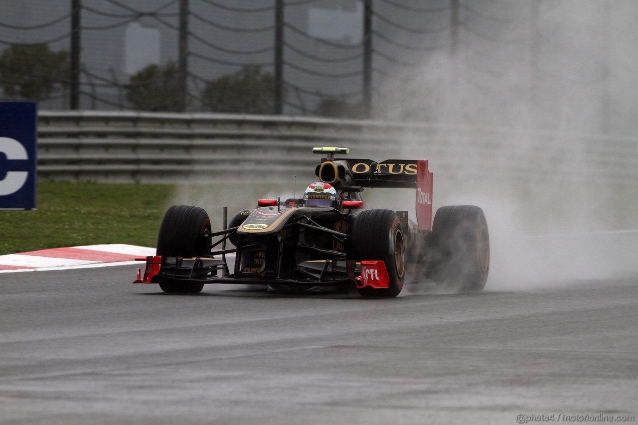 GP TURCHIA, 06.05.2011- Prove Libere 1, Venerdi', Vitaly Petrov (RUS), Lotus Renault GP, R31 