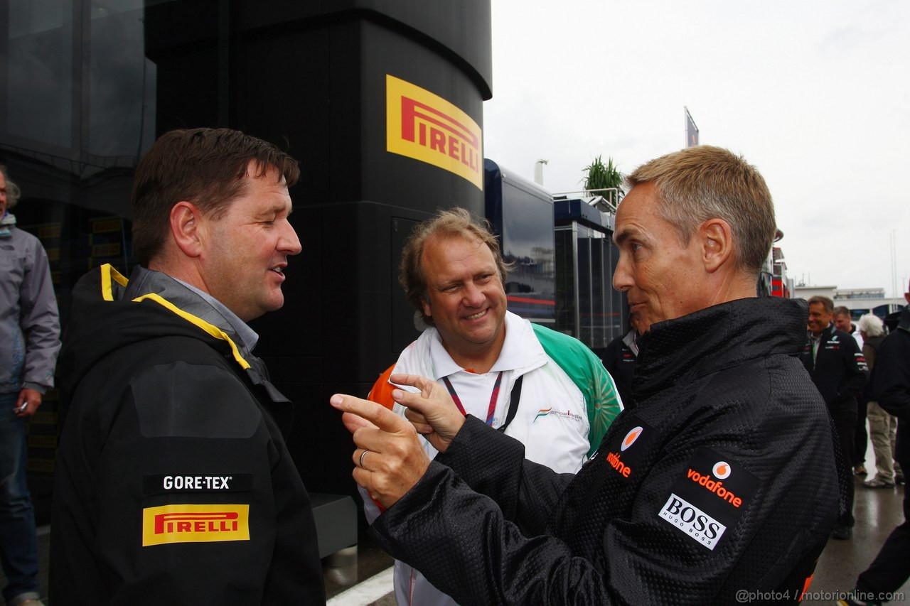 GP TURCHIA, 06.05.2011- Paul Hembery, Pirelli Motorspor Director e Martin Whitmarsh (GBR), Chief Executive Officer Mclaren 