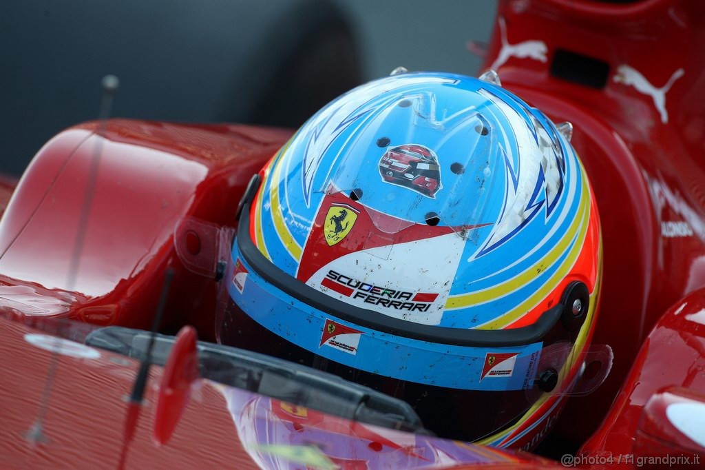 Jerez Test Febbraio 2011, 12.02.2011- Fernando Alonso (ESP), Ferrari, F-150 Italia with a sticker of Robert Kubica (POL), Lotus Renault GP, R31 