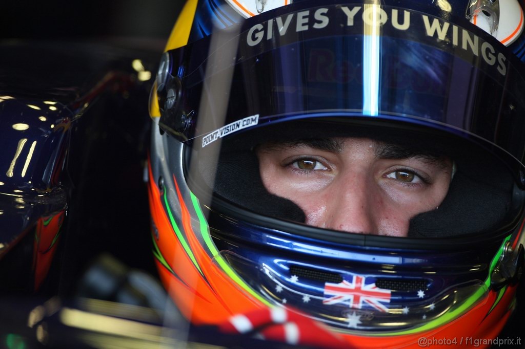 Jerez Test Febbraio 2011, 10/2/201- Daniel Ricciardo (AUS), Test Driver Scuderia Toro Rosso, STR6 