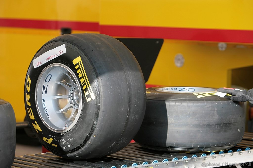 Jerez Test Febbraio 2011, 10/2/2011- Tyres Pirelli 