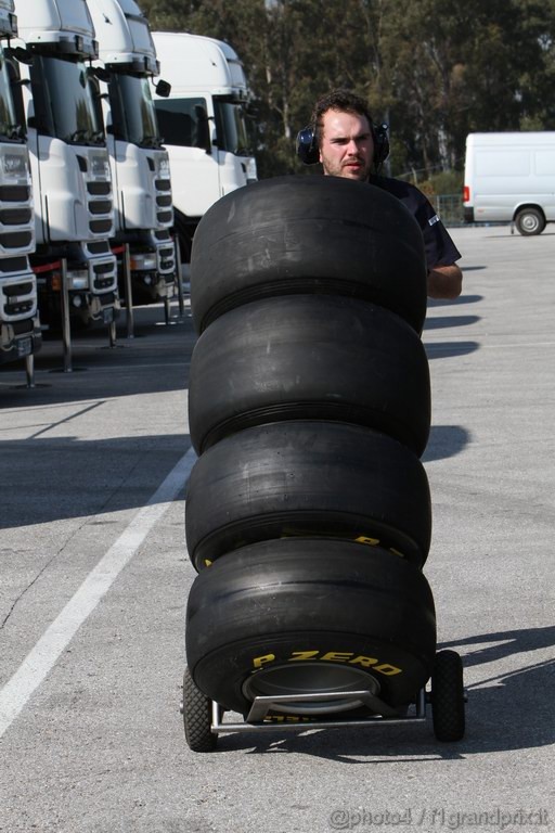 Jerez Test Febbraio 2011, 10/2/2011- Tyres Pirelli 