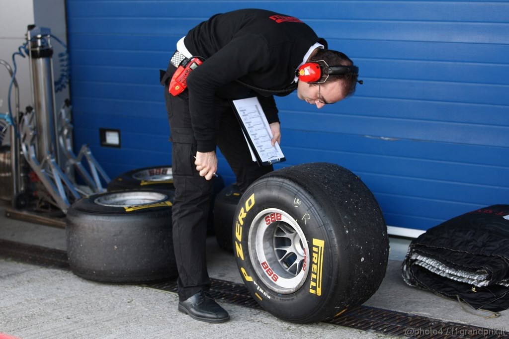 Jerez Test Febbraio 2011, 10/2/2011- Staff Pirelli