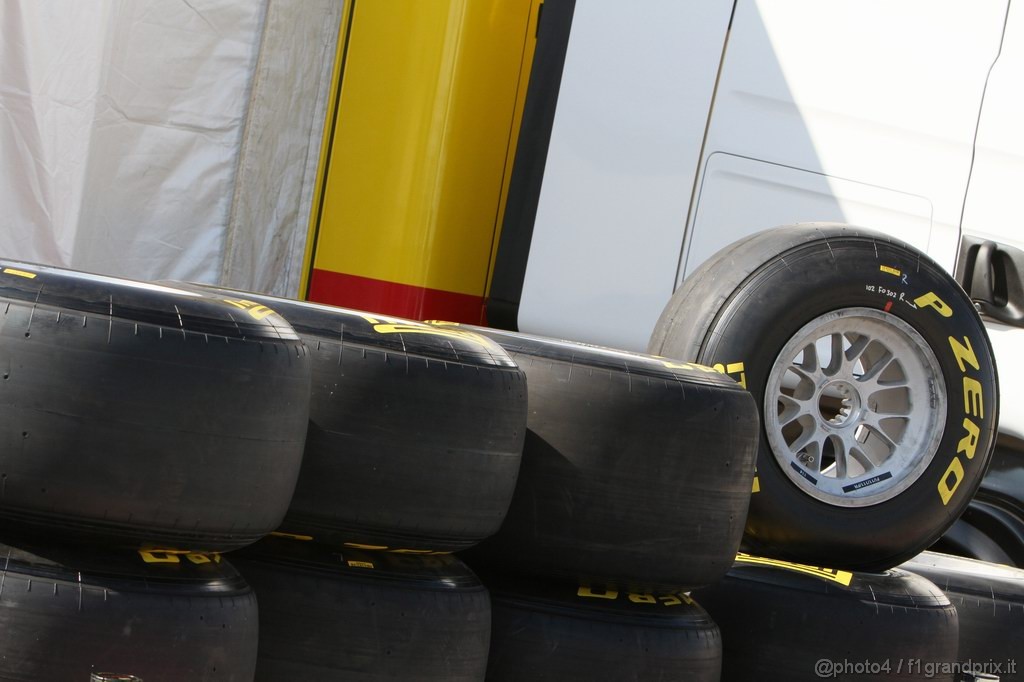 Jerez Test Febbraio 2011, 12.02.2011- Tyres Pirelli 