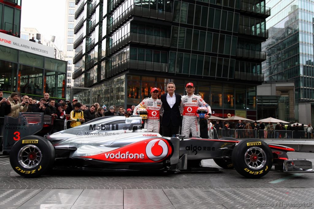 Mclaren MP4 26, 
Lewis Hamilton (GBR), McLaren Mercedes, Martin Whitmarsh (GBR), McLaren, Chief Executive Officer, Jenson Button (GBR), McLaren Mercedes 
