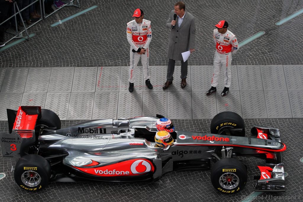 Mclaren MP4 26, 
Jenson Button (GBR), McLaren Mercedes, Lewis Hamilton (GBR), McLaren Mercedes -