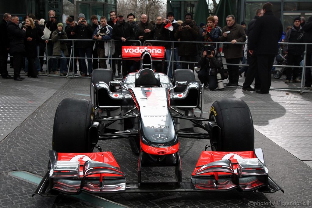 Mclaren MP4 26, 
The new Mercedes MP4-26 - Vodafone McLaren Mercedes MP4-26 Launch 
