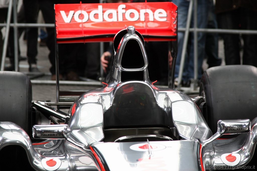 Mclaren MP4 26, 
detail - Vodafone McLaren Mercedes MP4-26 Launch 