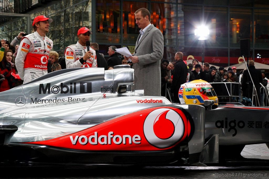 Mclaren MP4 26, 
Jenson Button (GBR), McLaren Mercedes, Lewis Hamilton (GBR), McLaren Mercedes