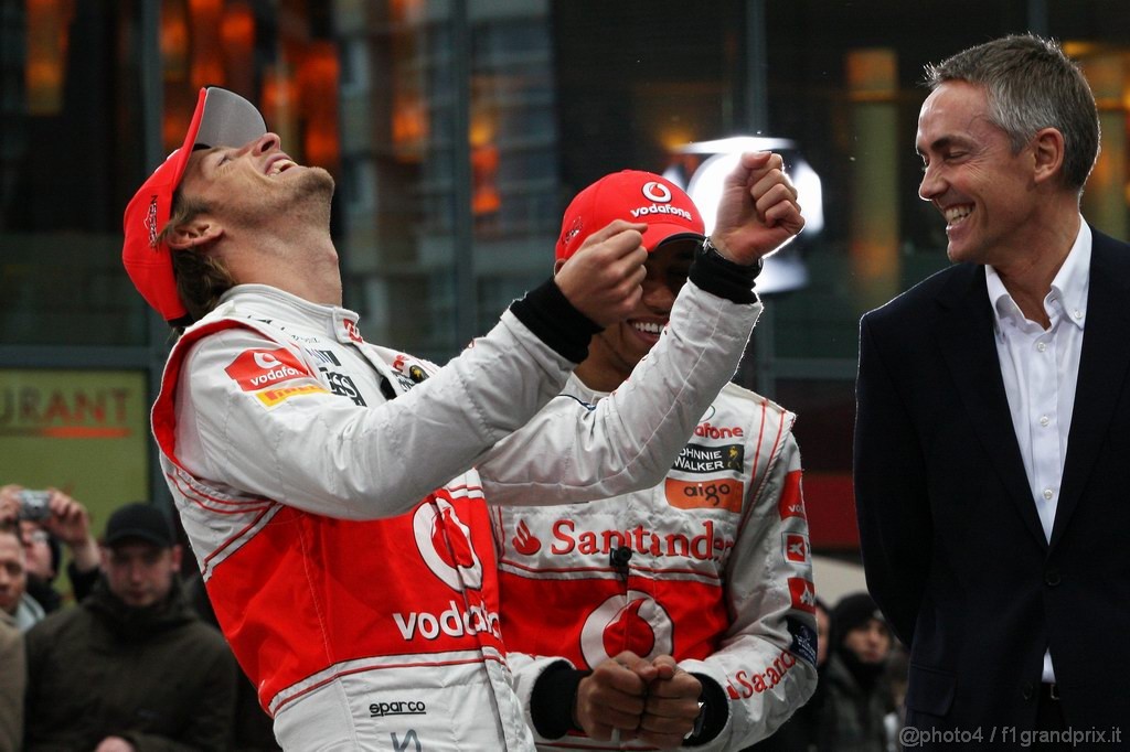 Mclaren MP4 26, 
Jenson Button (GBR), McLaren Mercedes, Lewis Hamilton (GBR), McLaren Mercedes, Martin Whitmarsh (GBR), McLaren, Chief Executive Officer 