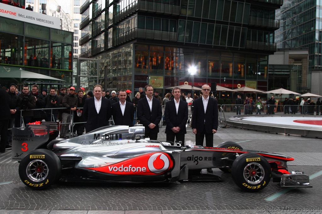 Mclaren MP4 26, 
Neil Oatey (GBR), McLaren, Executive Director Engineering, Paddy Lowe (GBR) McLaren Engineering Director, Jonathan Neale, McLaren, Tim Goss, McLaren, Simon Roberts (GBR) McLaren - Vodafone McLaren Mercedes MP4-26 Launch 