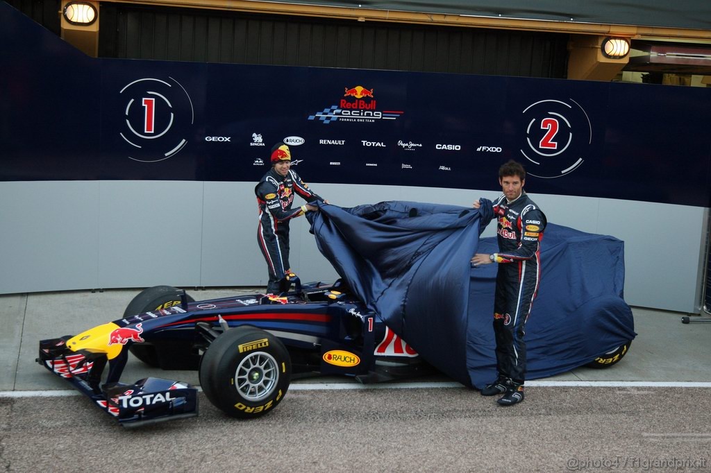 Red Bull RB7, 
Sebastian Vettel (GER), Red Bull Racing e Mark Webber (AUS), Red Bull Racing unveil the new RB7  - Red Bull Racing RB7 Launch - Formula 1 World Championship