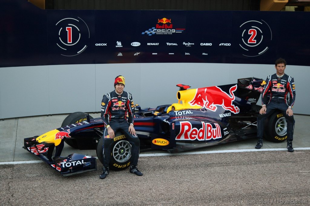 Red Bull RB7, 
Sebastian Vettel (GER), Red Bull Racing e Mark Webber (AUS), Red Bull Racing - Red Bull Racing RB7 Launch - Formula 1 World Championship 
