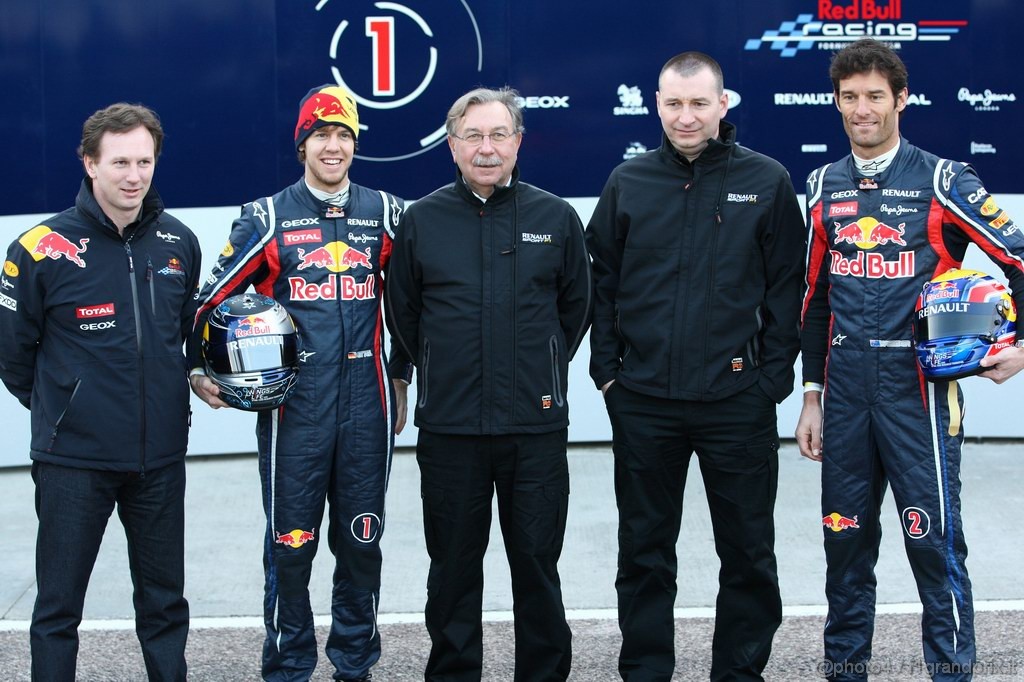 Red Bull RB7, 
(L to R): Christian Horner (GBR) Red Bull Racing Team Principal, Sebastian Vettel (GER) Red Bull Racing, Jean-Francois Caubet (FRA) Renault Head of Communications, Bob Bell (GBR) e Mark Webber (AUS) Red Bull Racing - Red Bull Racing RB7 Launch - Formula 1 World Championship 