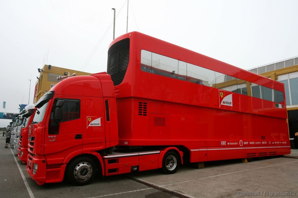 Valencia Test Febbraio 2011, 
Ferrari trucks 