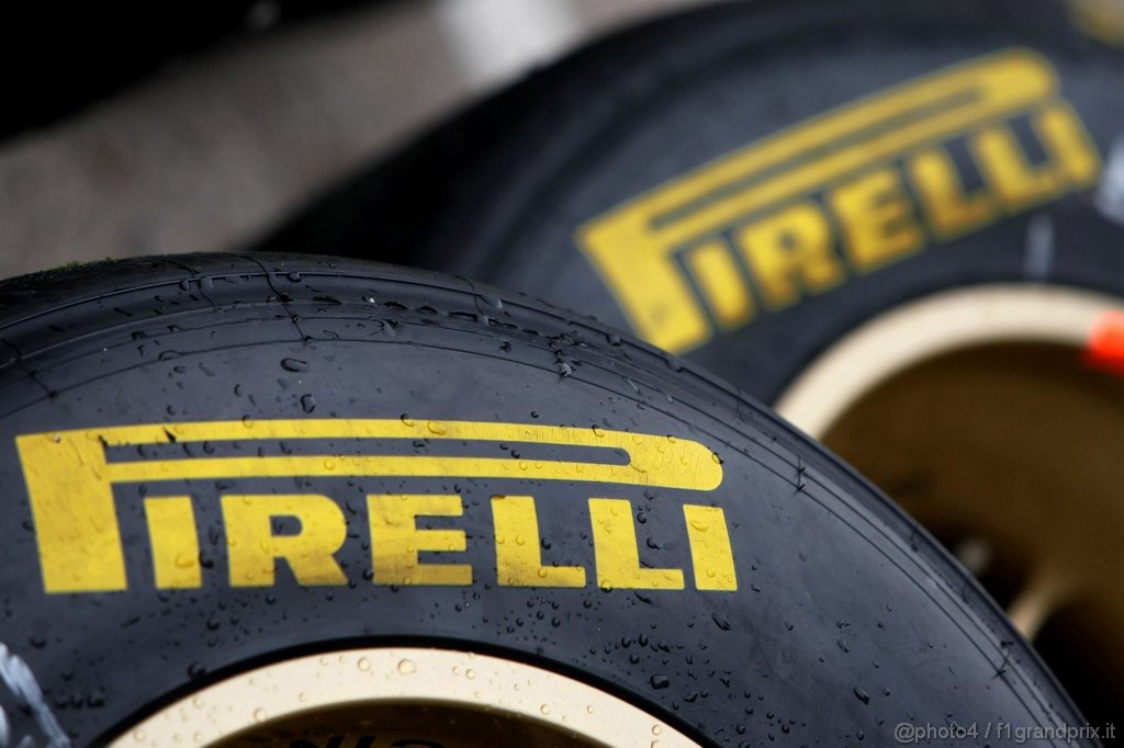 Valencia Test Febbraio 2011, 
Pirelli tyres 