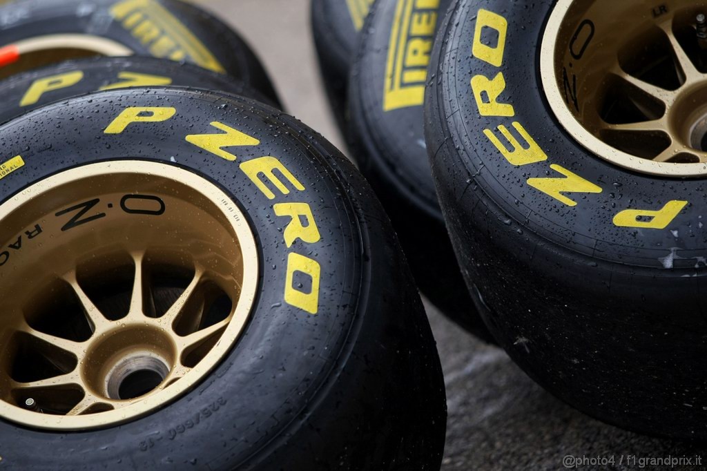 Valencia Test Febbraio 2011, 
Pirelli tyres 