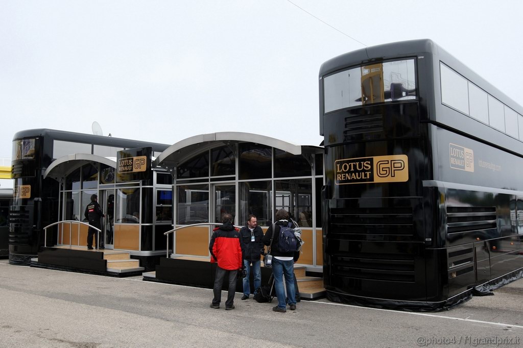 Valencia Test Febbraio 2011, 
The motorhome of Lotus Renault GP 