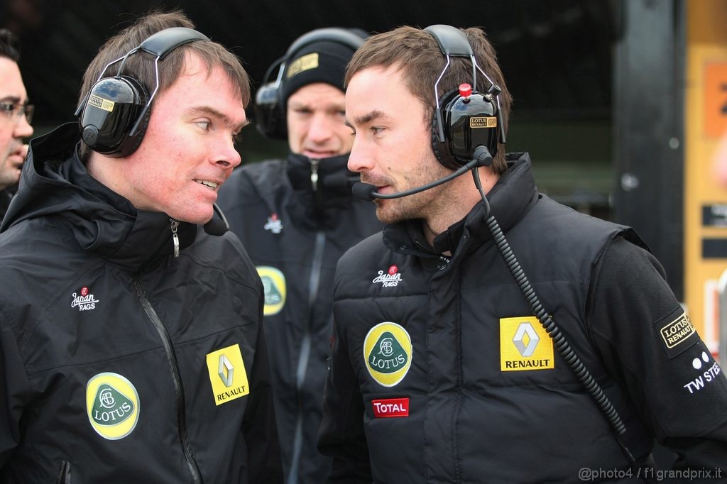 Valencia Test Febbraio 2011, 
Lotus Renault GP engineers - Formula 1 Testing 