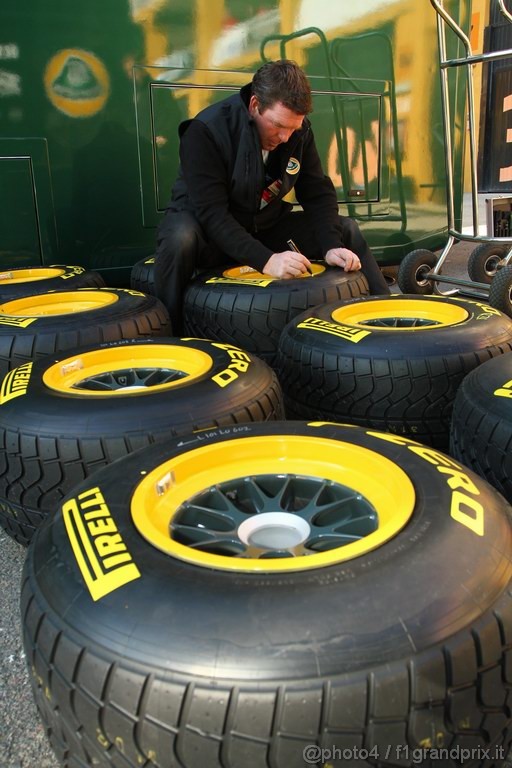 Valencia Test Febbraio 2011, Tyres Pirelli 